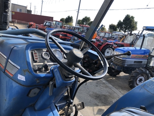 ISEKI トラクター T5000F