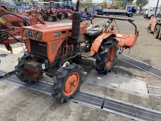 KUBOTA トラクター B7001