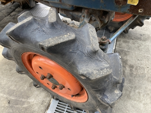 KUBOTA トラクター B7001