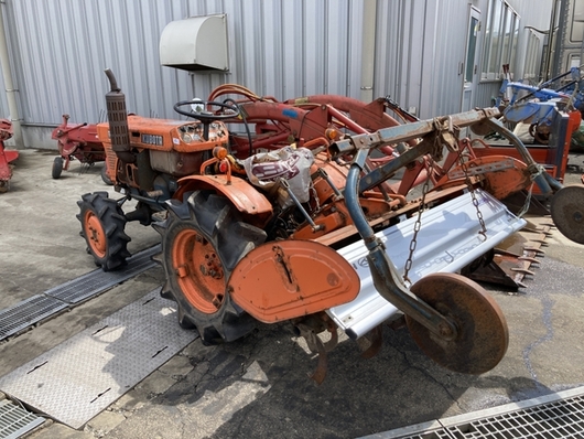 KUBOTA トラクター B7001