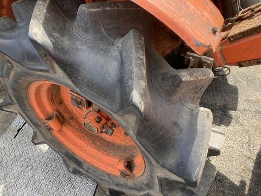 KUBOTA トラクター B7001