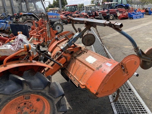 KUBOTA トラクター B7001