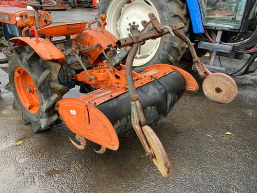 KUBOTA トラクター B7000D