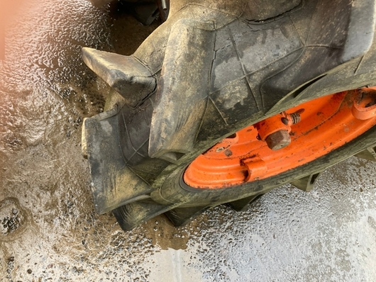 KUBOTA トラクター B7000D