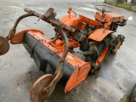KUBOTA トラクター B7000D