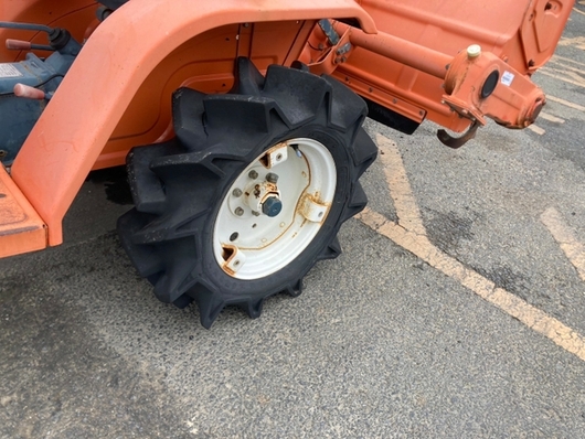 KUBOTA トラクター B1200