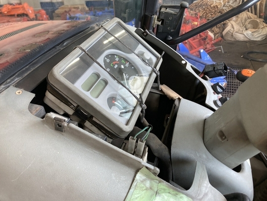Massey Ferguson トラクター MF2220