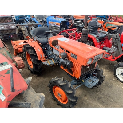 KUBOTA トラクター B7001D