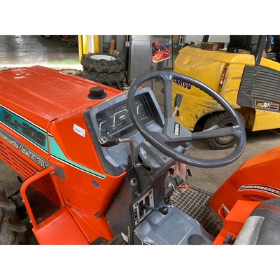 KUBOTA トラクター L1-205D