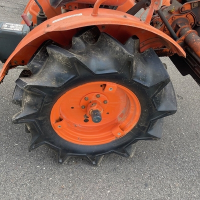 KUBOTA トラクター ZB7001