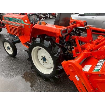 KUBOTA トラクター L1-205S