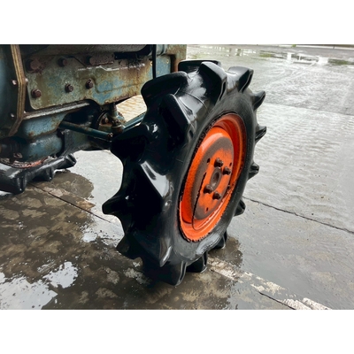 KUBOTA トラクター B7000D
