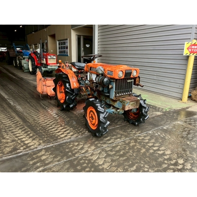 KUBOTA トラクター B7000D