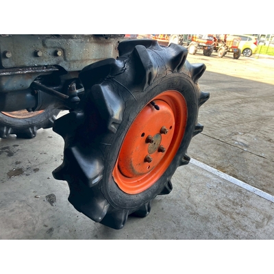 KUBOTA トラクター B7000D