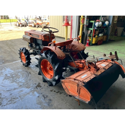 KUBOTA トラクター B7000D