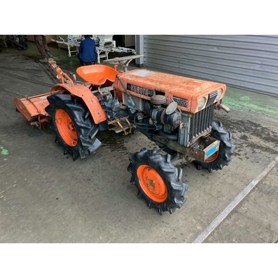KUBOTA トラクター B7000D