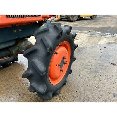 KUBOTA トラクター B7001