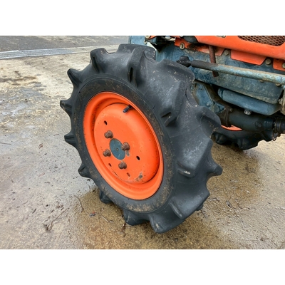 KUBOTA トラクター B7001