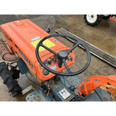 KUBOTA トラクター B7001