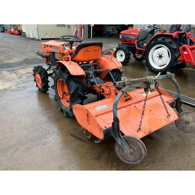 KUBOTA トラクター B7001