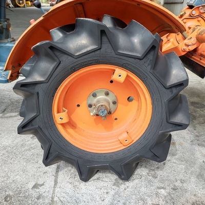 KUBOTA トラクター B7001
