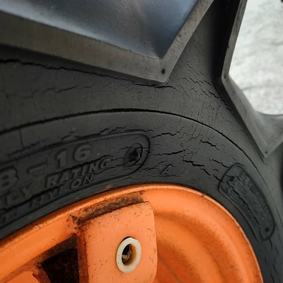 KUBOTA トラクター B7001