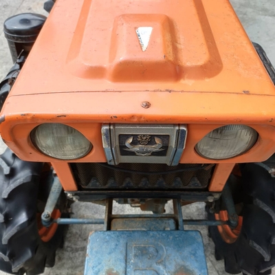 KUBOTA トラクター B7001