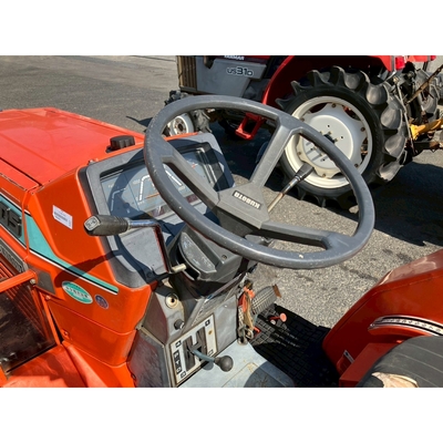 KUBOTA トラクター L1-205D