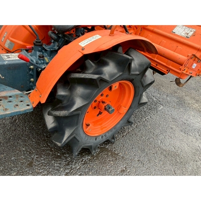 KUBOTA トラクター B7001