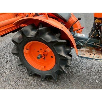 KUBOTA トラクター B7001