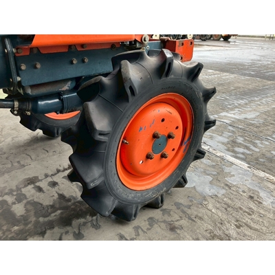 KUBOTA トラクター B7001