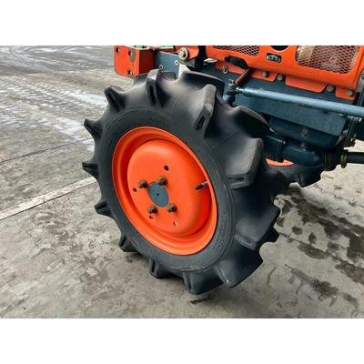 KUBOTA トラクター B7001