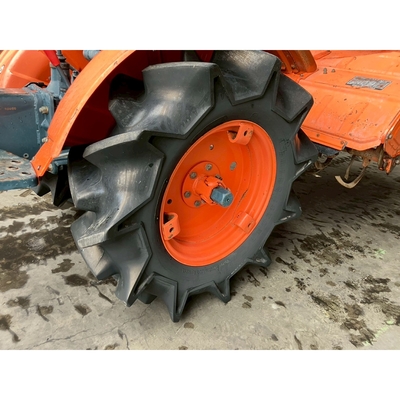 KUBOTA トラクター B7001