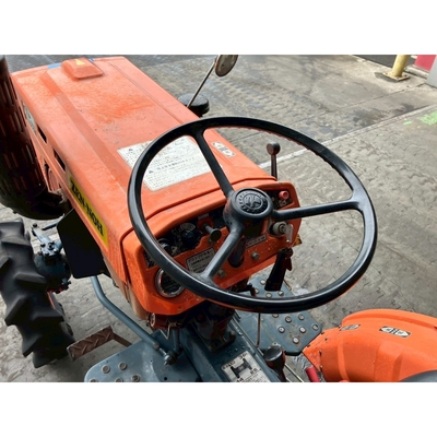 KUBOTA トラクター B7001