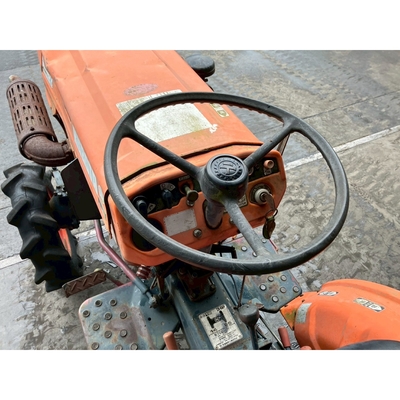 KUBOTA トラクター B7001