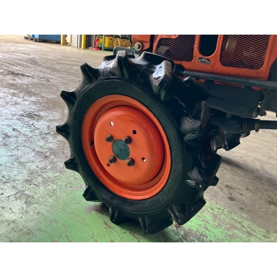 KUBOTA トラクター B7001D