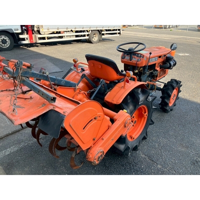 KUBOTA トラクター B7001D