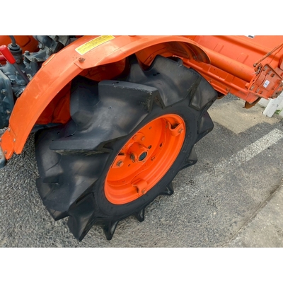 KUBOTA トラクター B7001D