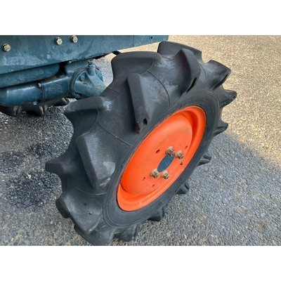 KUBOTA トラクター B7001D