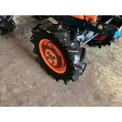 KUBOTA トラクター B7001D