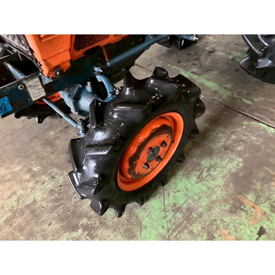 KUBOTA トラクター B7001D