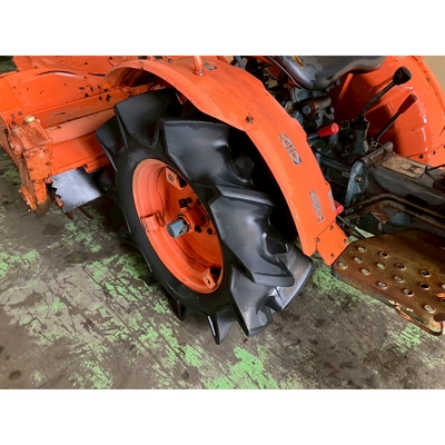 KUBOTA トラクター B7001D