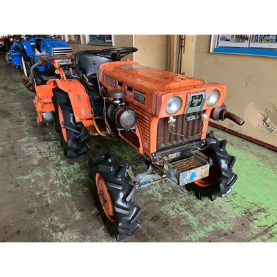 KUBOTA トラクター B7001D