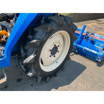 ISEKI トラクター TA235F