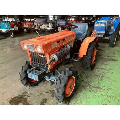 KUBOTA トラクター B7001D
