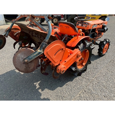 KUBOTA トラクター B7001D