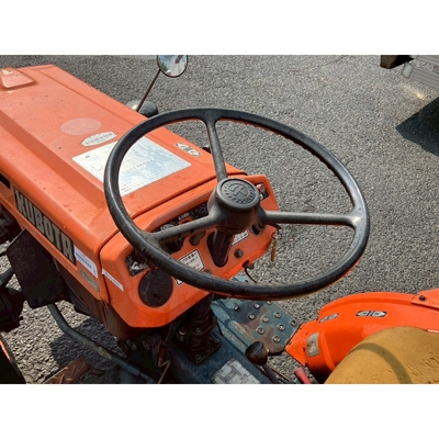 KUBOTA トラクター B7001D