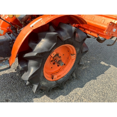 KUBOTA トラクター B7001D