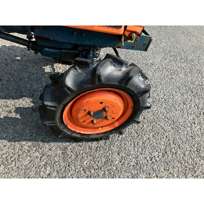 KUBOTA トラクター B7001D