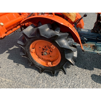 KUBOTA トラクター B7001D